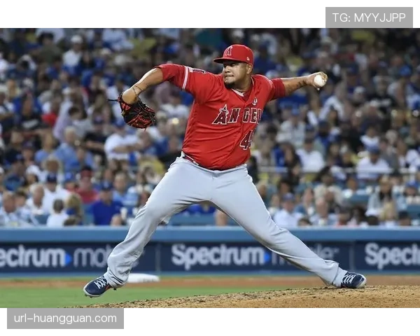 蓝鸟队与小弗拉基米尔·格雷罗达成一年合约，避免薪资仲裁